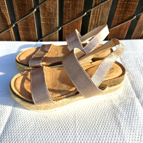 Arizona Jean Co. Memory Foam Sandals Girls Size 3M - Picture 9 of 16